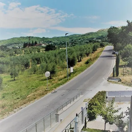 بيت ضيافة Loft 66 Vaiano (Tuscany)